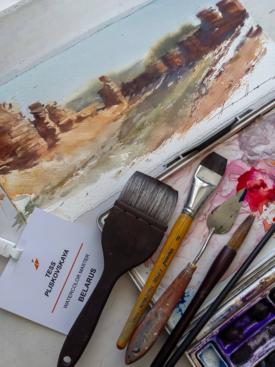 «На плохой бумаге хорошей работы не получится». Как открыть студию рисования