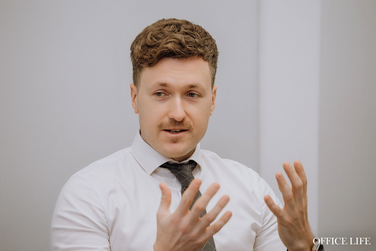 Усатый офис: почему мужчины P1 Лизинг вдруг отрастили усы?