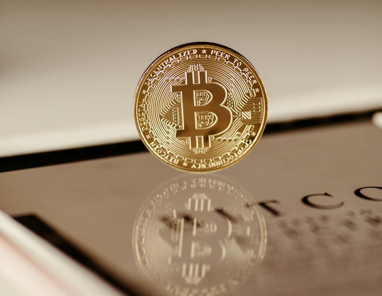 Биткоин выпал из топ-10 активов по капитализации