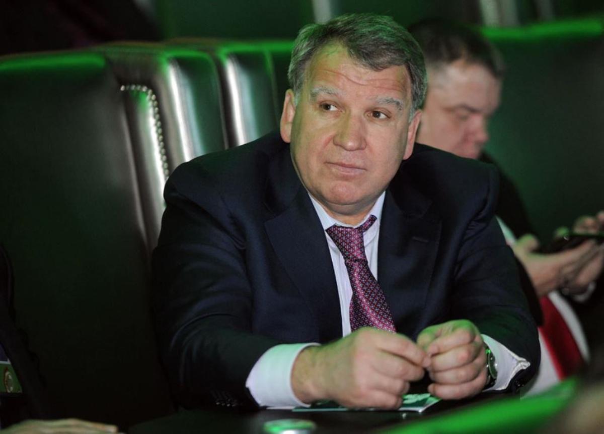 Юрий Чиж хочет признать свою бывшую жену банкротом