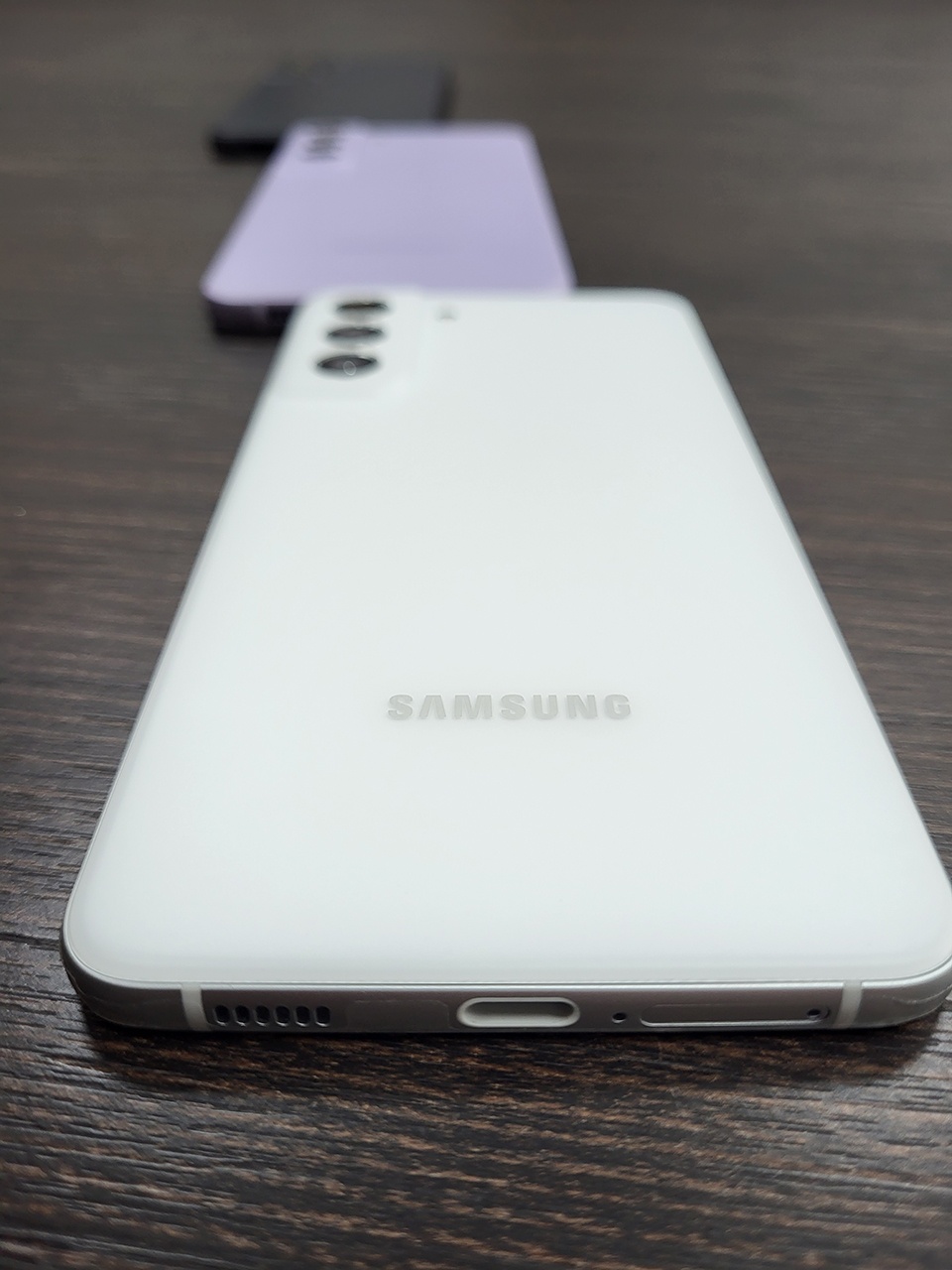 Рассказываем, какие интересные функции есть в новеньких флагманах Samsung Galaxy S21 FE 5G