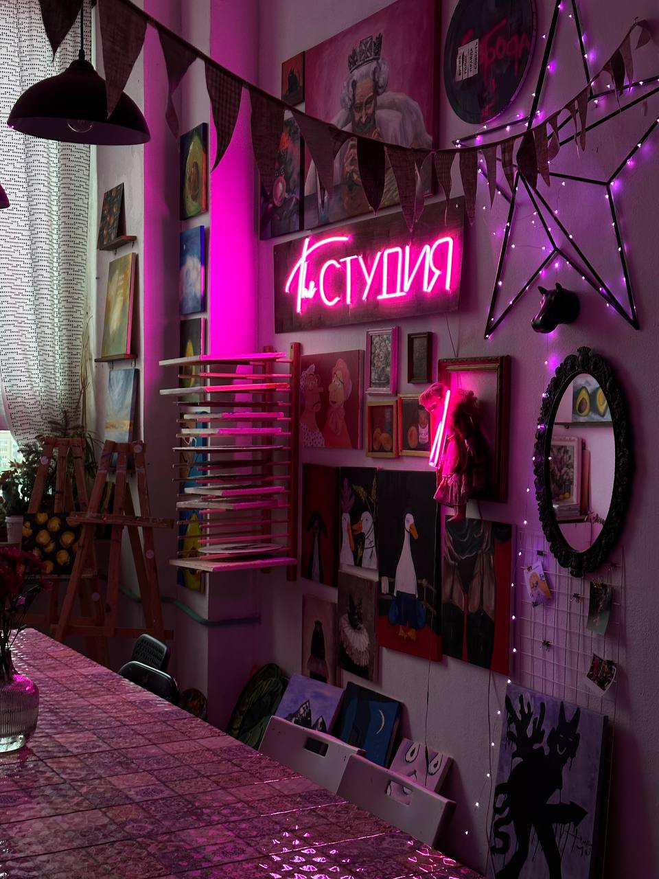 «На плохой бумаге хорошей работы не получится». Как открыть студию рисования