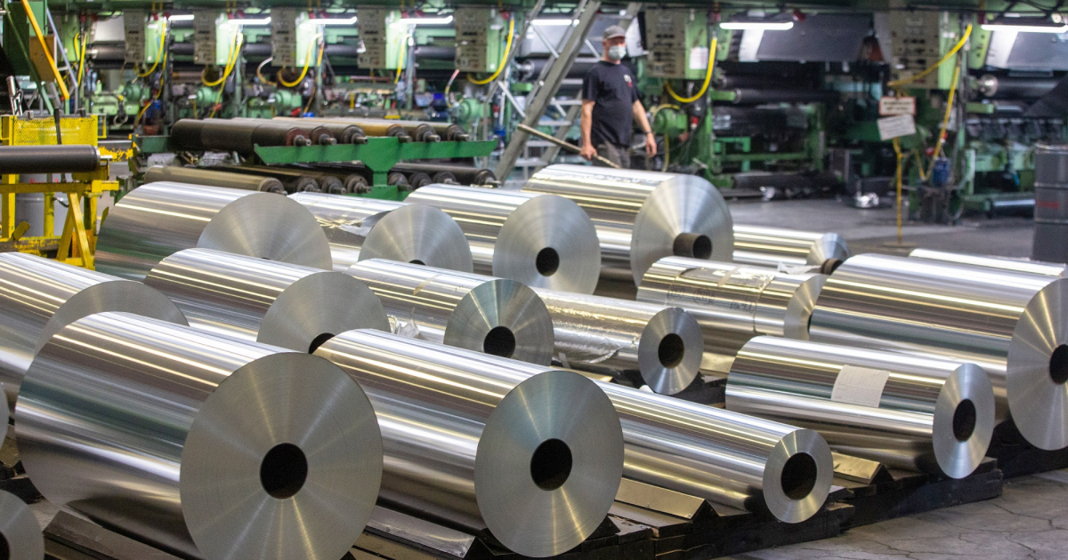 Цена на алюминий в мире выросла до максимума за более чем три года 