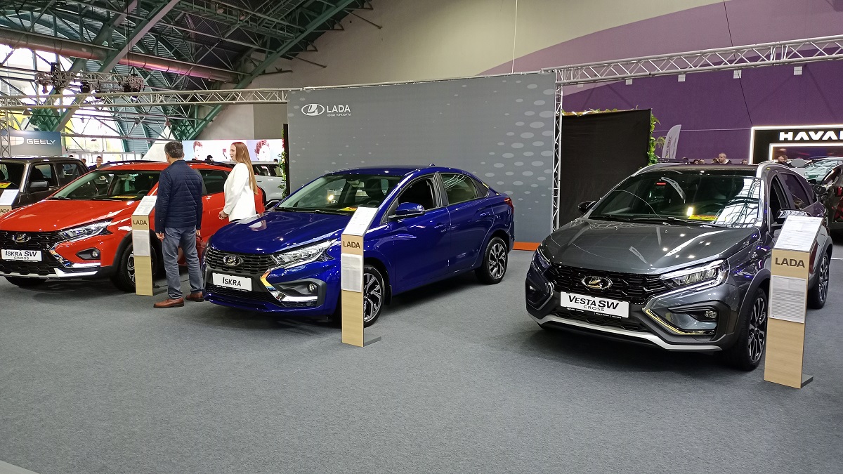 В Минске проходит выставка «Моторшоу». Какие новинки привезли в Беларусь автодилеры