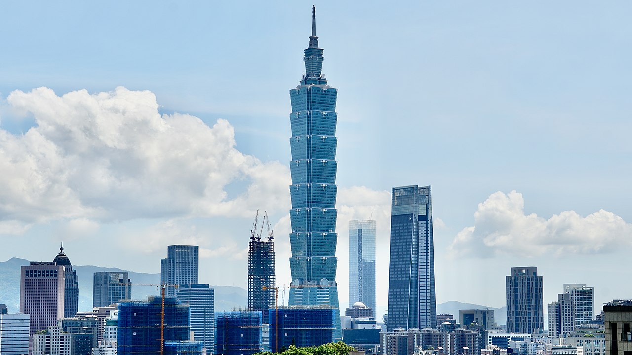 Деньги и бесплатные авиабилеты: как туристов завлекают на Тайвань и в Гонконг