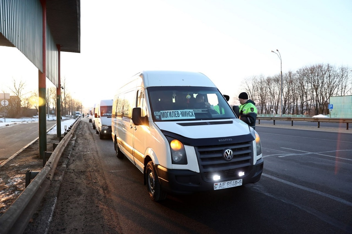 За месяц Транспортная инспекция изъяла у перевозчиков почти 100 автомобилей