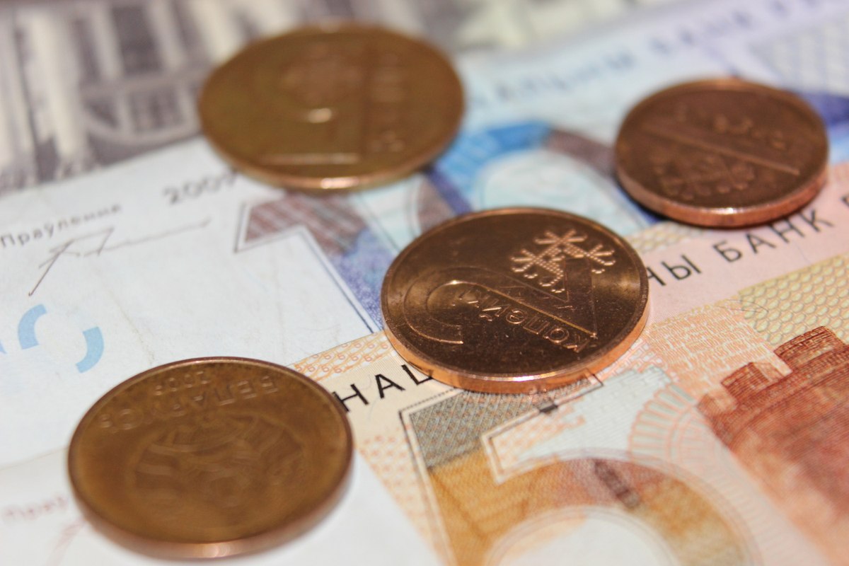 Будет ли доллар ниже 2,9 рубля, а биткоин выше $27 тыс.? Прогноз по валютам и крипте