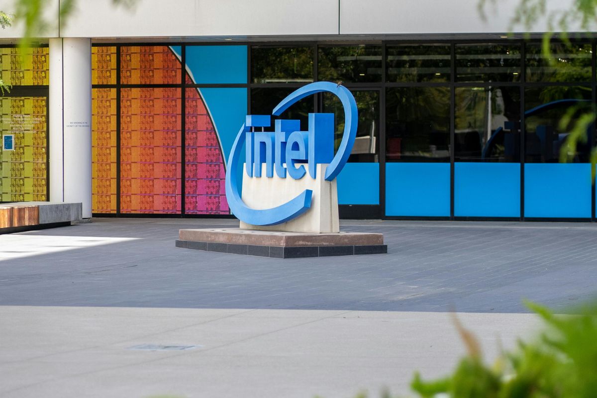 Intel хочет привлечь инвестиции от Apple