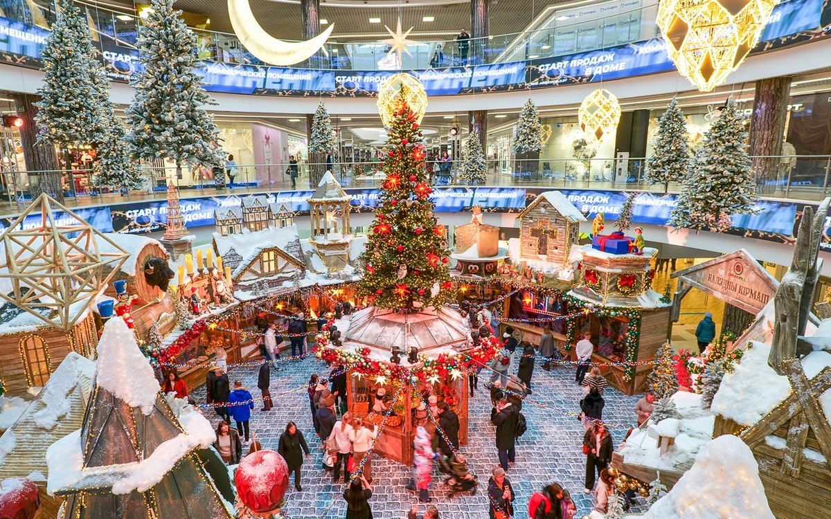 «Можно увеличить средний чек на&nbsp;15%». Как на&nbsp;покупателей влияют новогодние елки в&nbsp;ТЦ