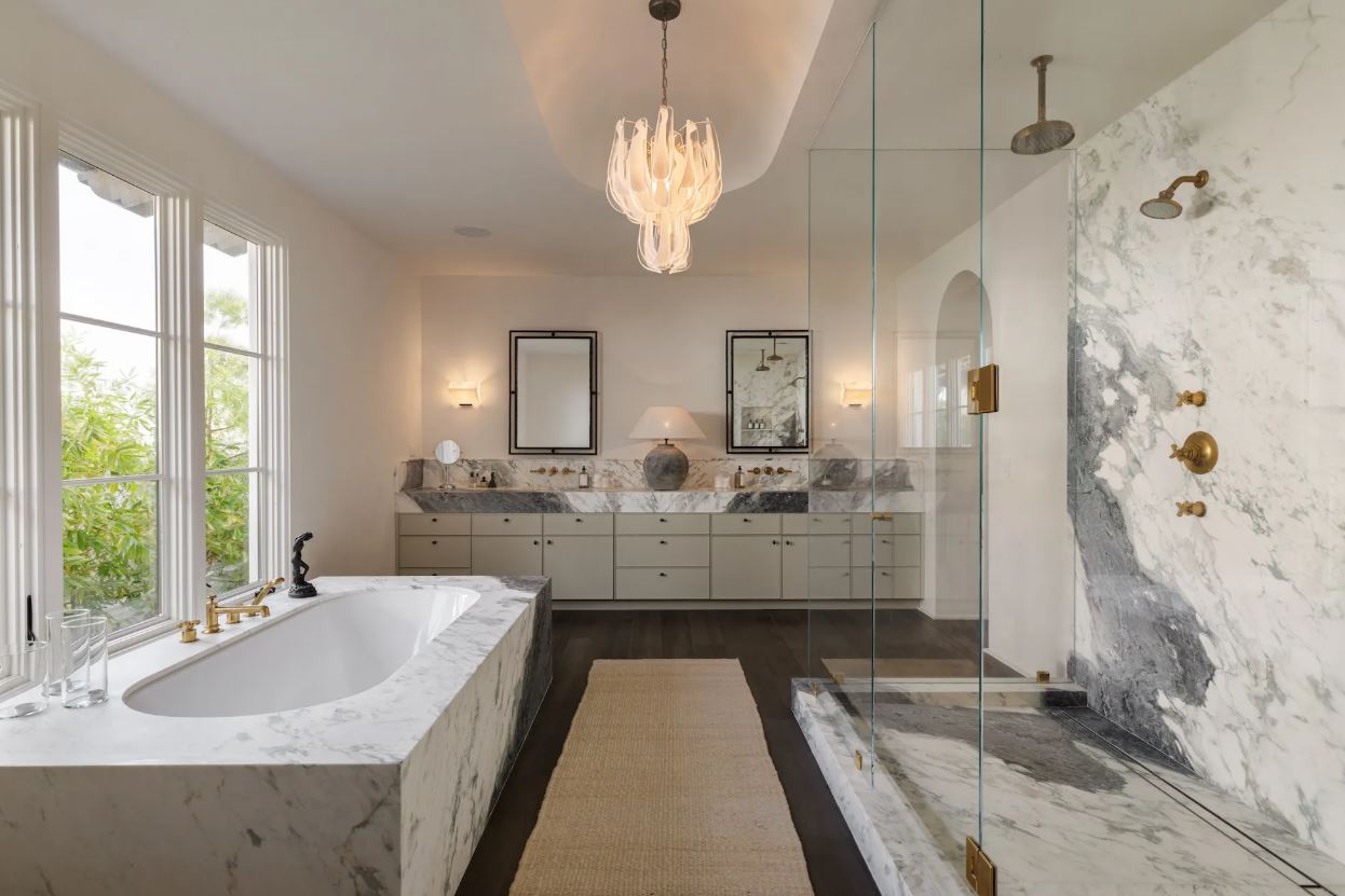 Брэд Питт купил особняк у гитариста The Killers за $12 млн (фото)