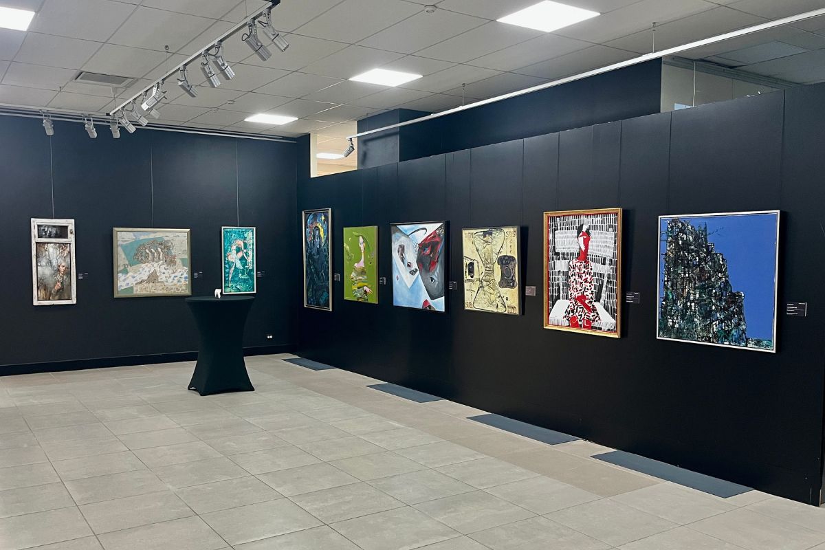 Приорбанк впервые выставил картины из&nbsp;своей корпоративной коллекции. Что стоит посмотреть (фото)