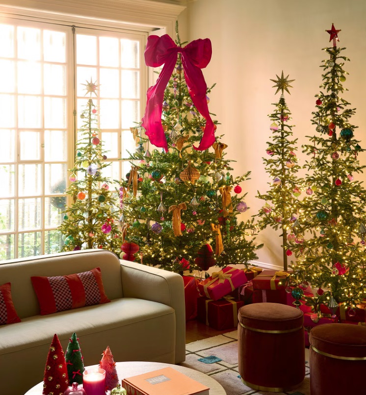 5 смелых идей для новогодней елки в офисе