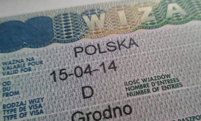 Польша резрешила выдавать визы белорусам на своей территории