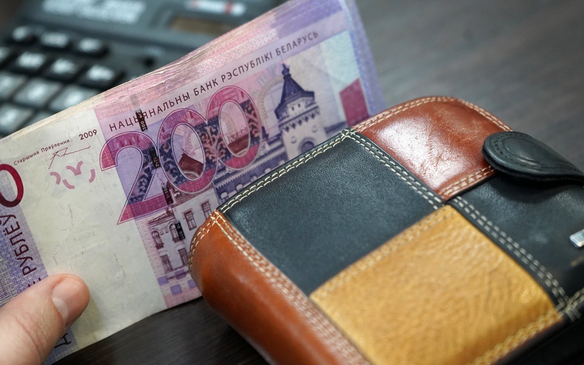 Эксперты ЕАБР прогнозируют в Беларуси ускорение роста зарплат