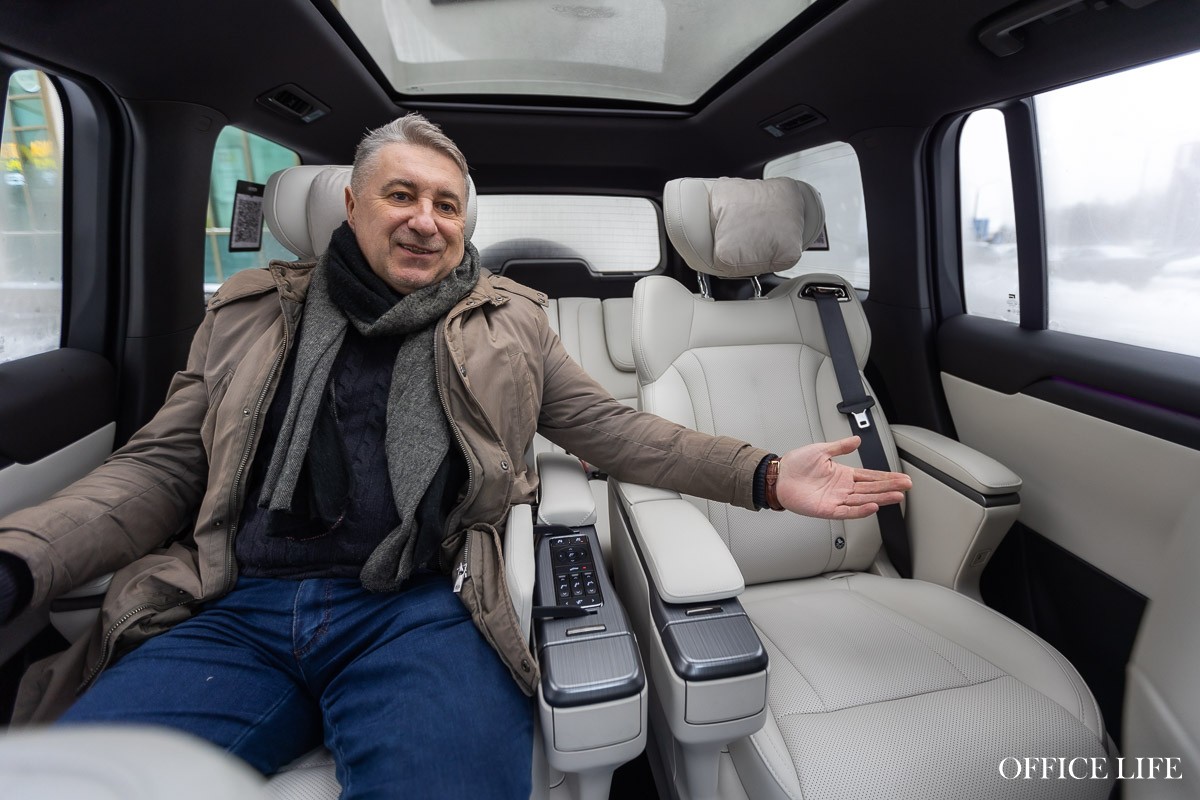 Внедорожник, который нас удивил. Устроили тест-драйв премиального ROX 01 среди сугробов