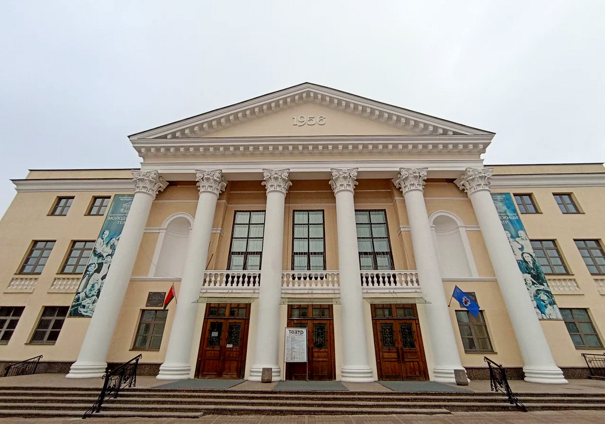 Посмотреть на нарциссы и послушать «Отелло». Культурная афиша с 28 апреля по 4 мая