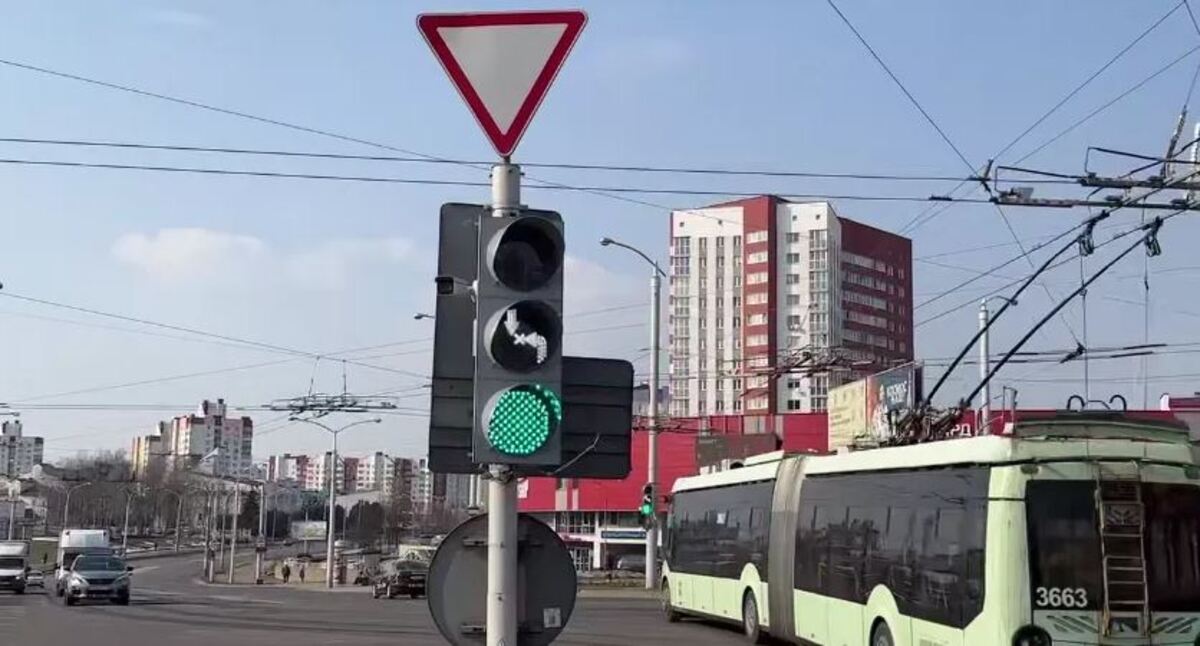 В Минске на нескольких светофорах появился новый сигнал: для чего и где они установлены