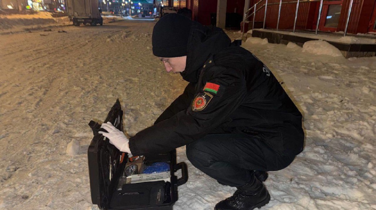 Из-за упавшей с крыши Dana Mall глыбы снега девушка попала в больницу. Возбуждено уголовное дело