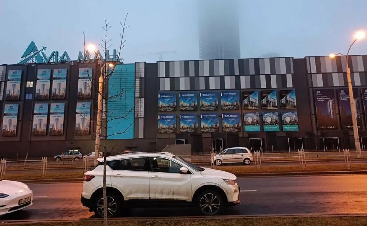 Сколько стоит припарковать машину в минских ТЦ. Сравнили цены 