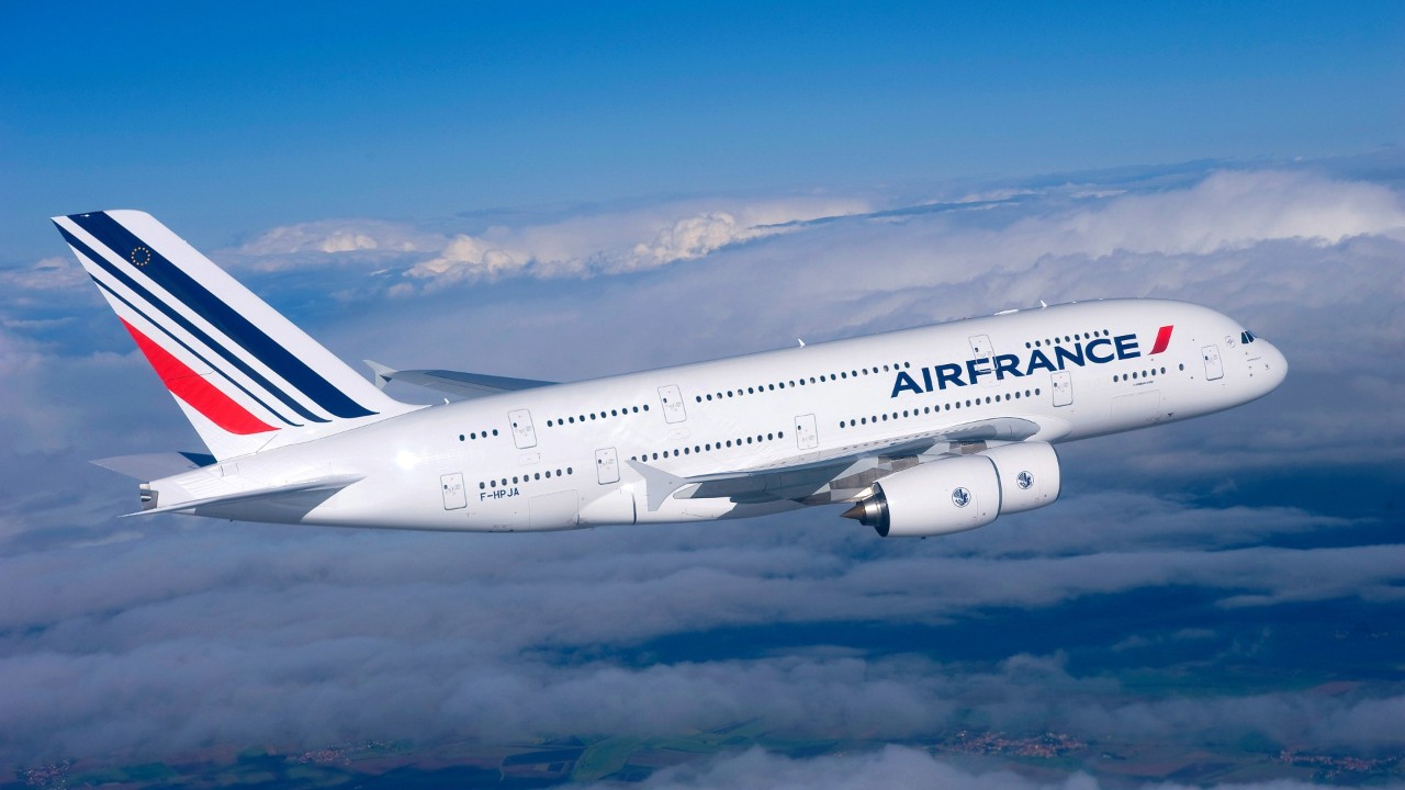 Air France анонсировала отмену 400 рейсов из-за забастовки диспетчеров