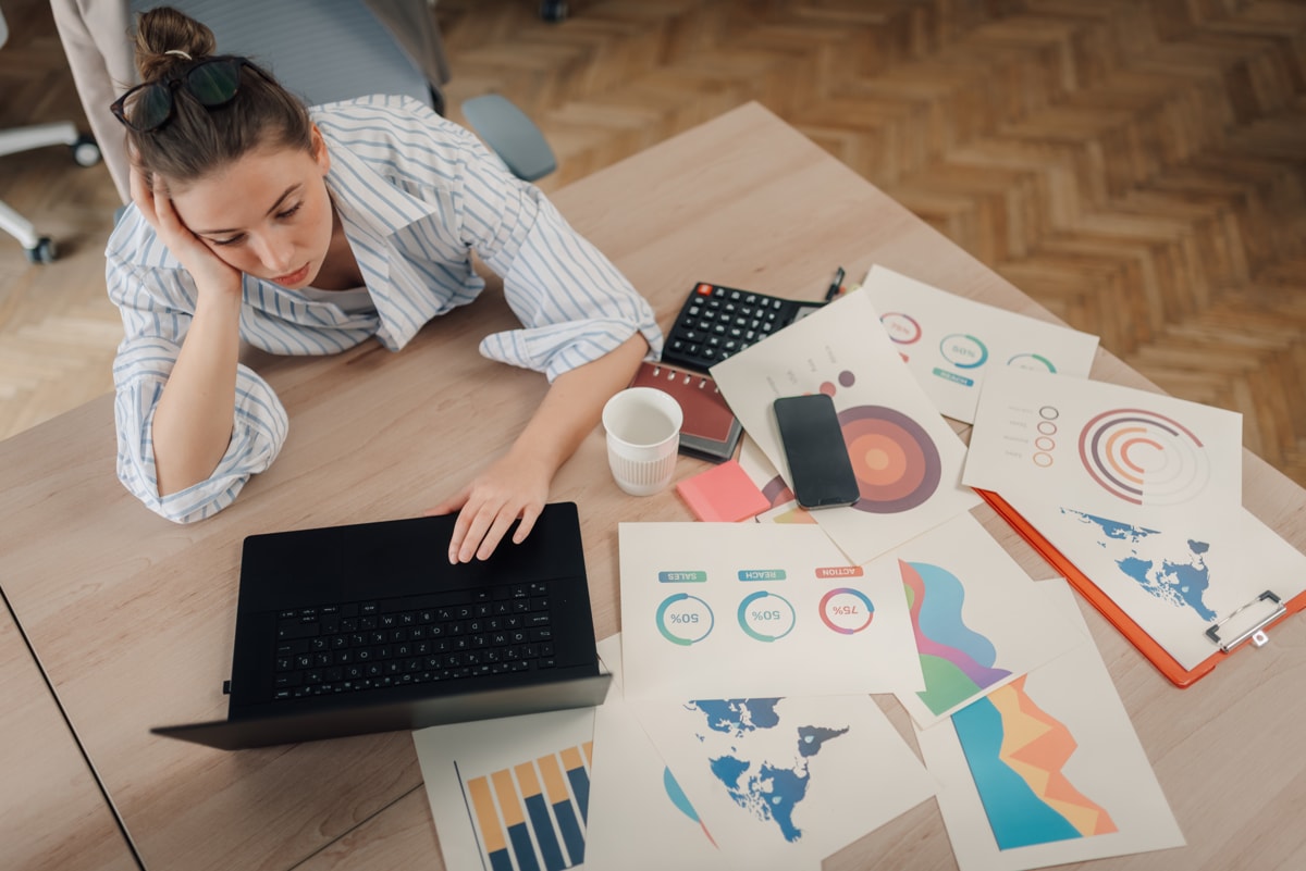 «Простите, но вы для нас слишком умный». Как и почему сотрудники выгорают от скуки