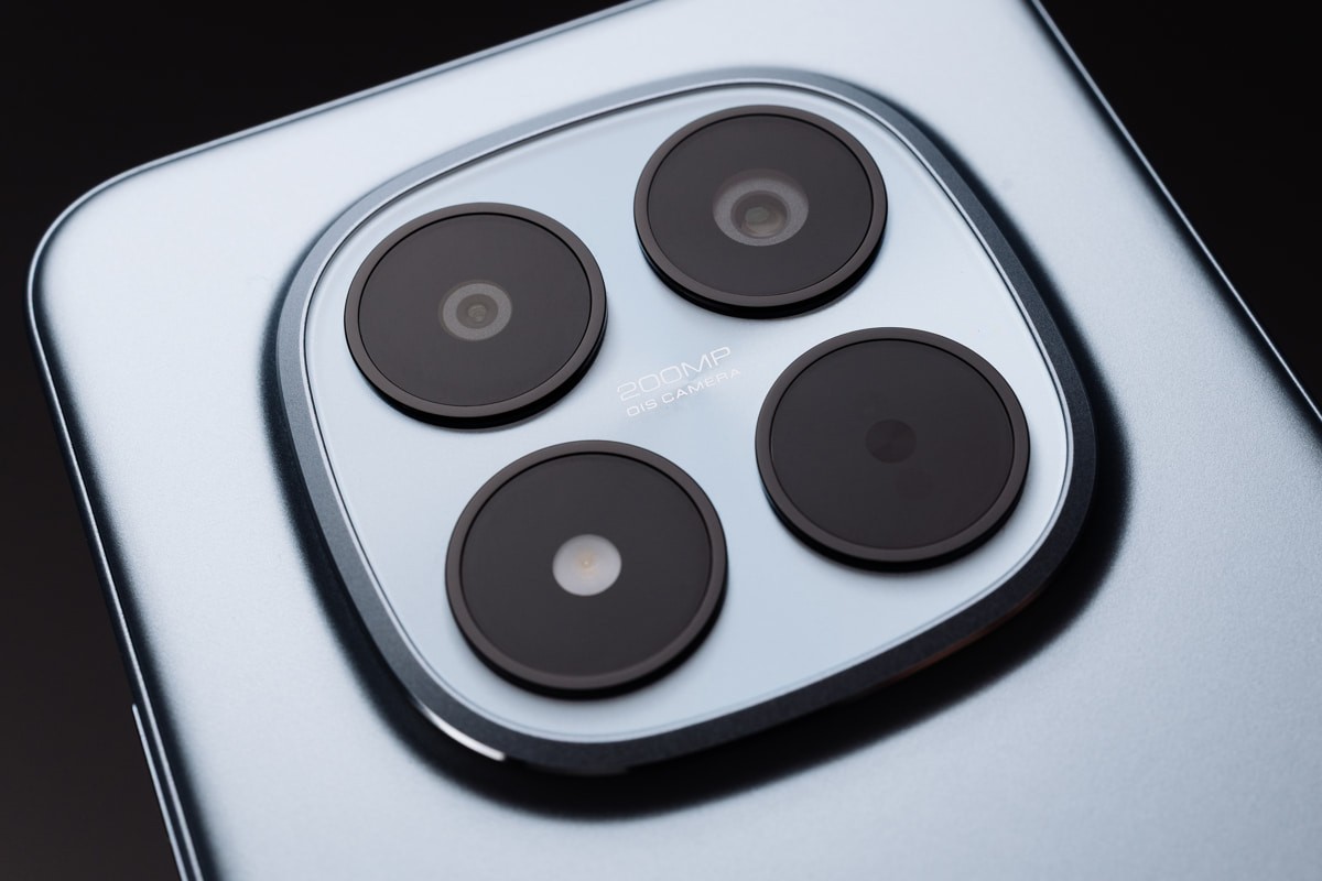 Сверхпрочный смартфон – шанс выиграть электромобиль! Обзор Redmi Note 15 Pro+ 5G