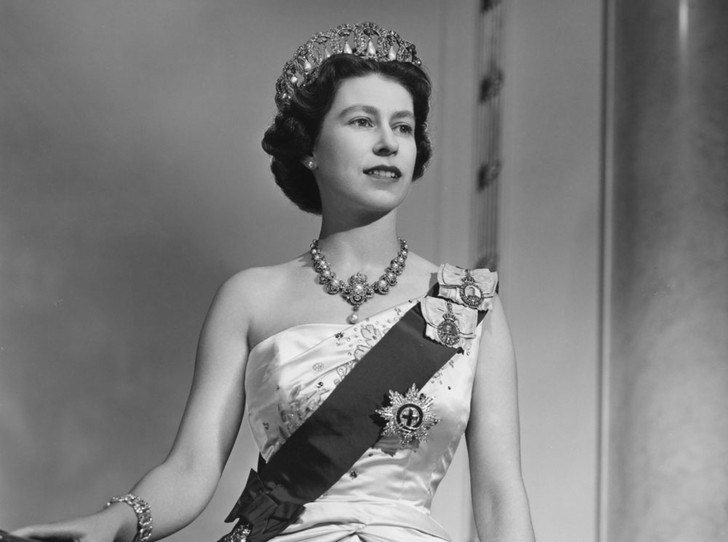 Чем запомнилась королева Великобритании Елизавета II