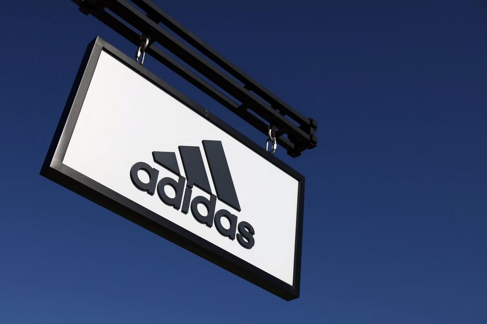 Adidas решил судиться с Black Lives Matter из-за трех полосок, но передумал
