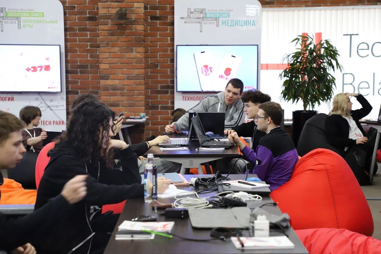 Сделать облако за три дня. Чем завершился очередной масштабный хакатон в ПВТ