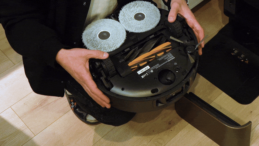 Джентльмены в мире пылесосов. Как мы тестировали новые роботы-пылесосы с «ногами» и интеллектом