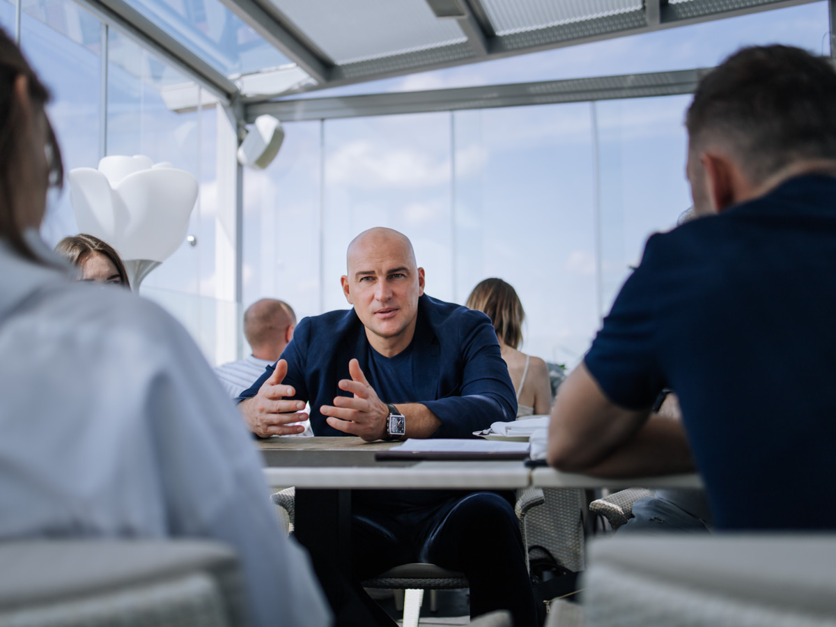 «Харизма больше не&nbsp;работает». Пять важных советов для руководителей от&nbsp;Радислава Гандапаса