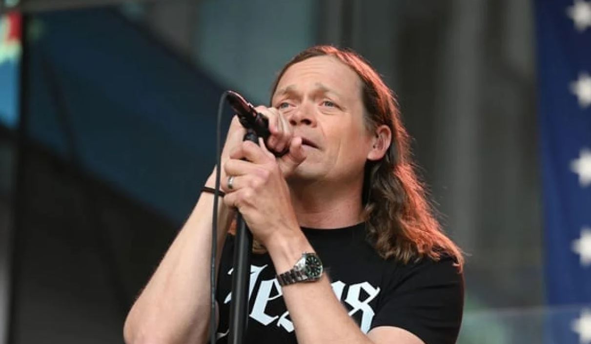 Умер солист и основатель рок-группы 3 Doors Down