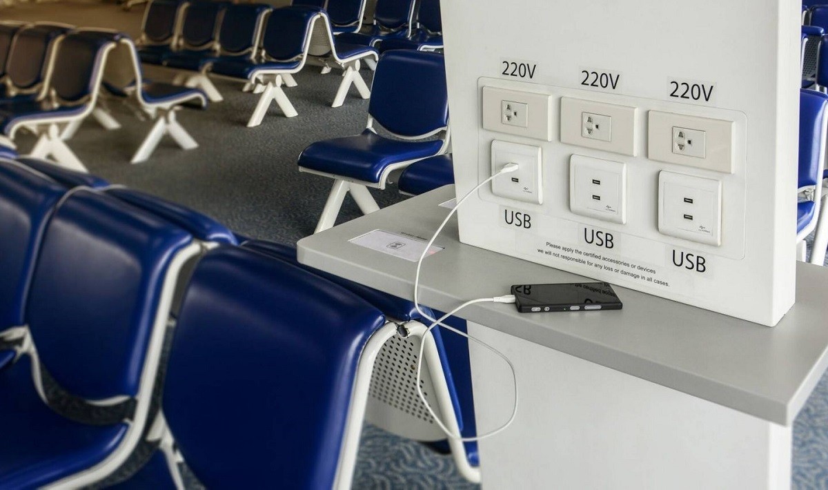 Многие смартфоны можно «взломать» во время обычной зарядки. Эксперты назвали причину