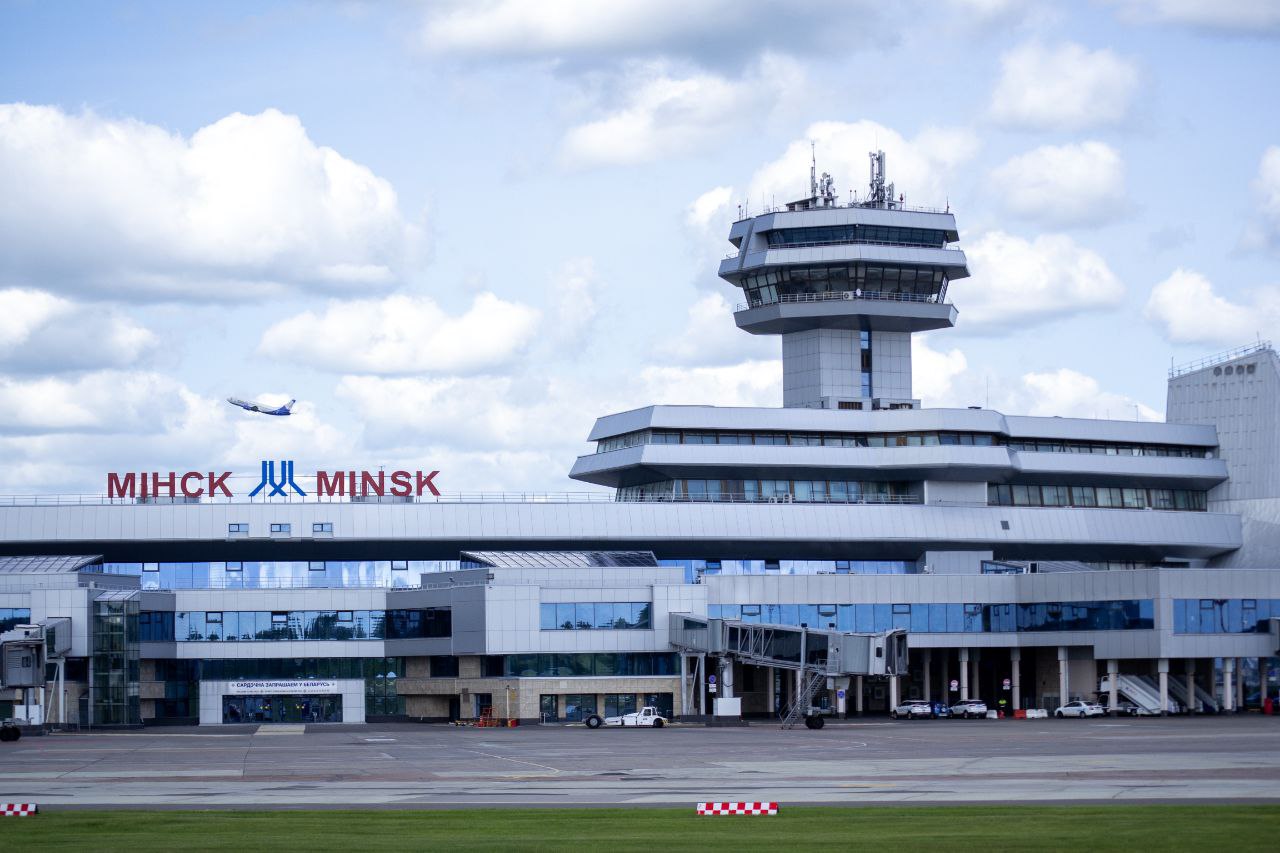 Не дал согласие — снимут с рейса? Разбираем тонкости работы с персональными данными в аэропорту