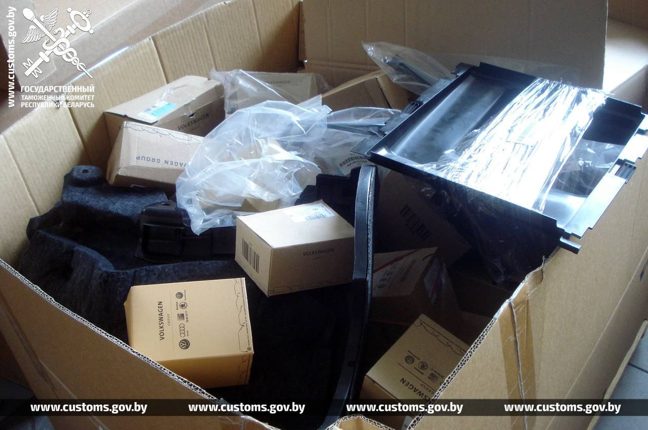 Литовский перевозчик пытался незаконно провезти автозапчасти на 75 тыс. рублей