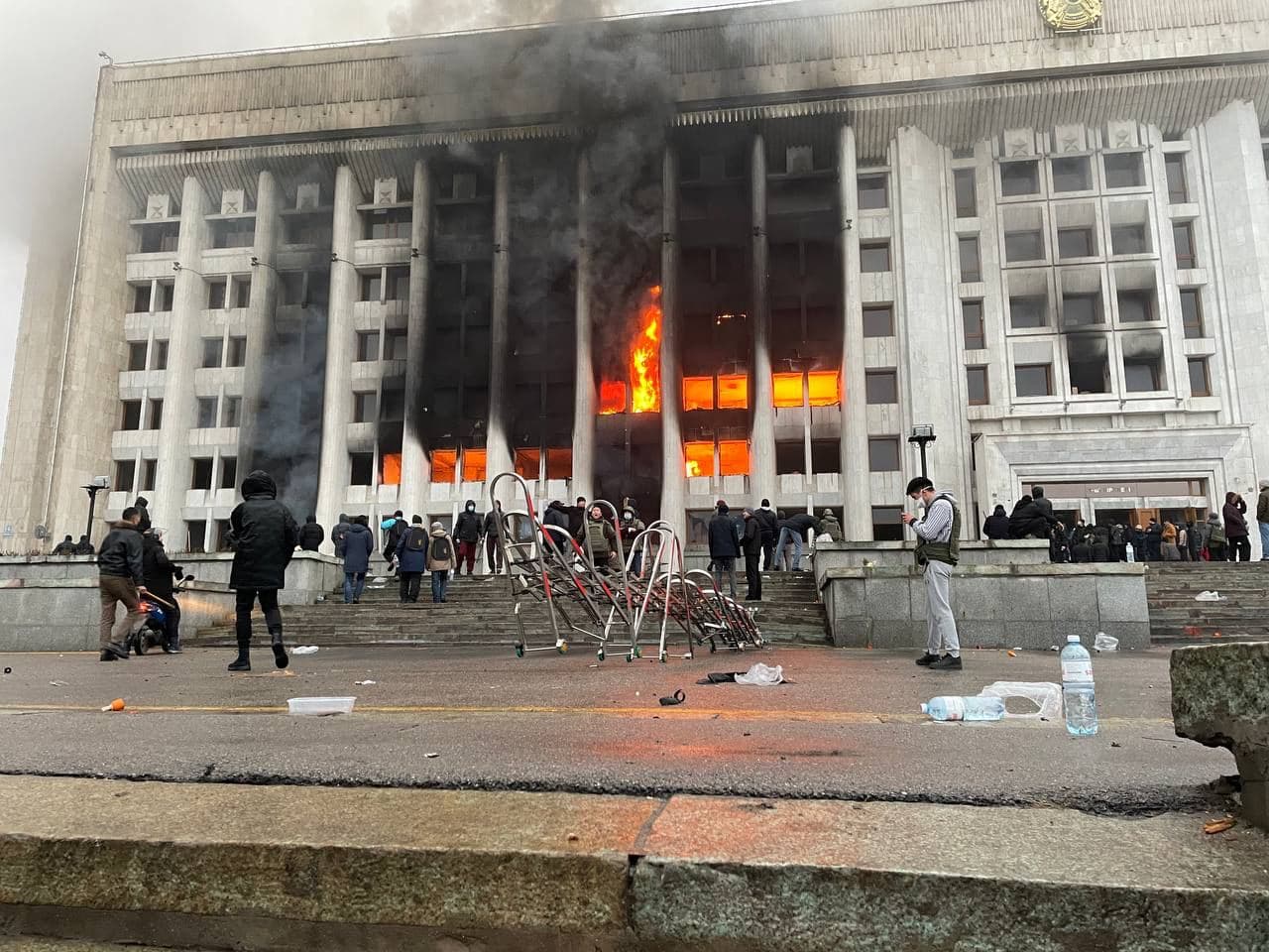 Правительство Казахстана ушло в отставку на фоне протестов
