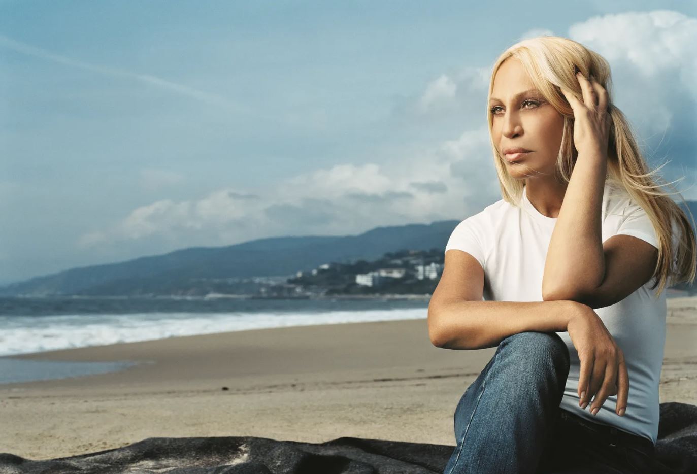 Донателла Версачи спустя почти 30 лет покидает пост главного дизайнера Versace