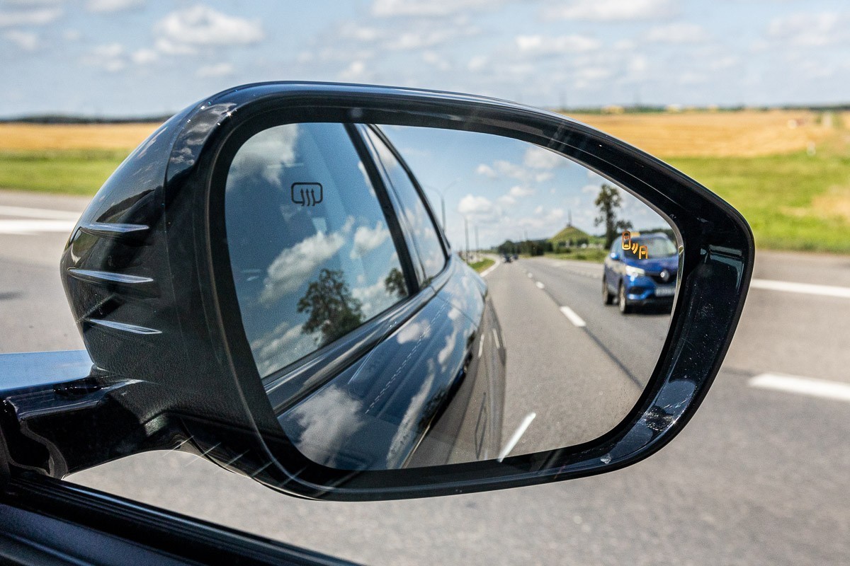 Компанию из Кракова оштрафовали за поставку дорогих автомобилей в Беларусь и Россию