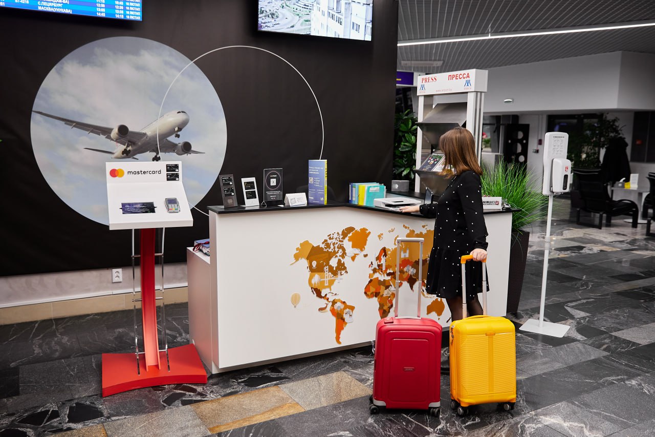 Не дал согласие — снимут с рейса? Разбираем тонкости работы с персональными данными в аэропорту