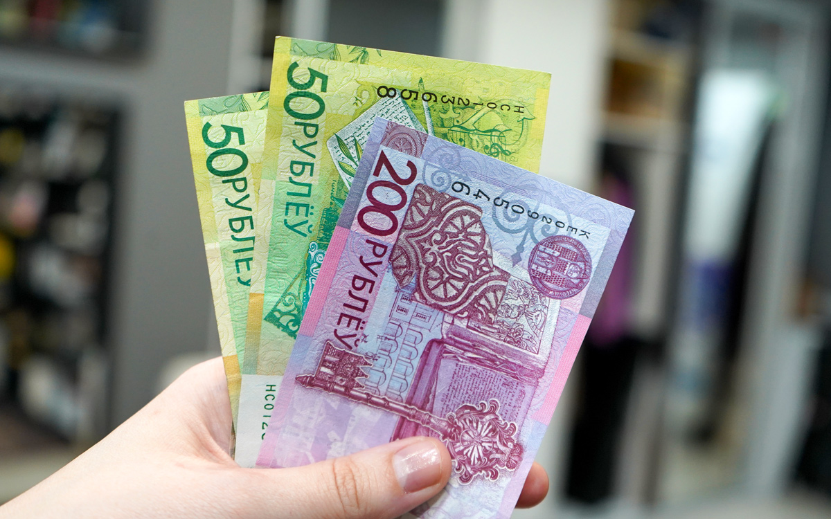 Рост реальных доходов белорусов снова замедлился