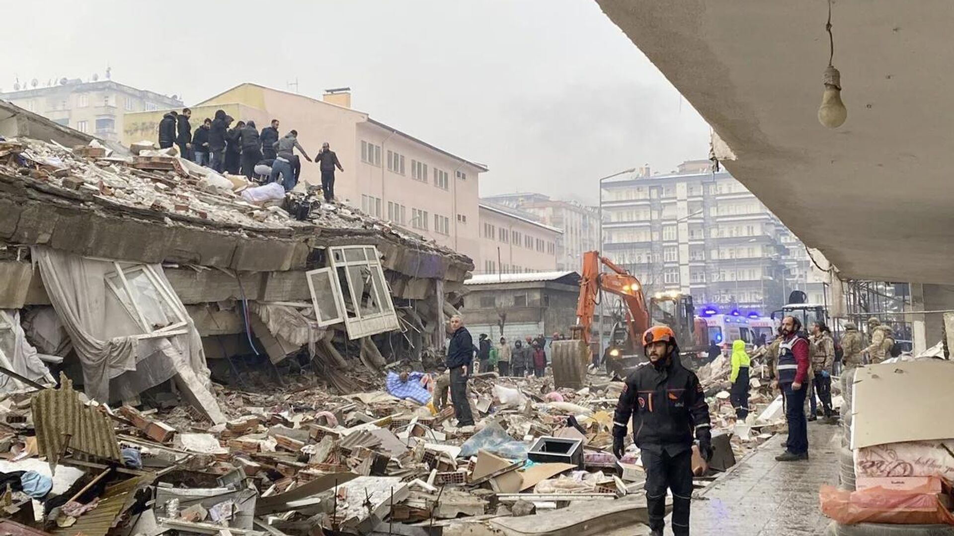 Новая оценка землетрясения в Турции: $100 млрд