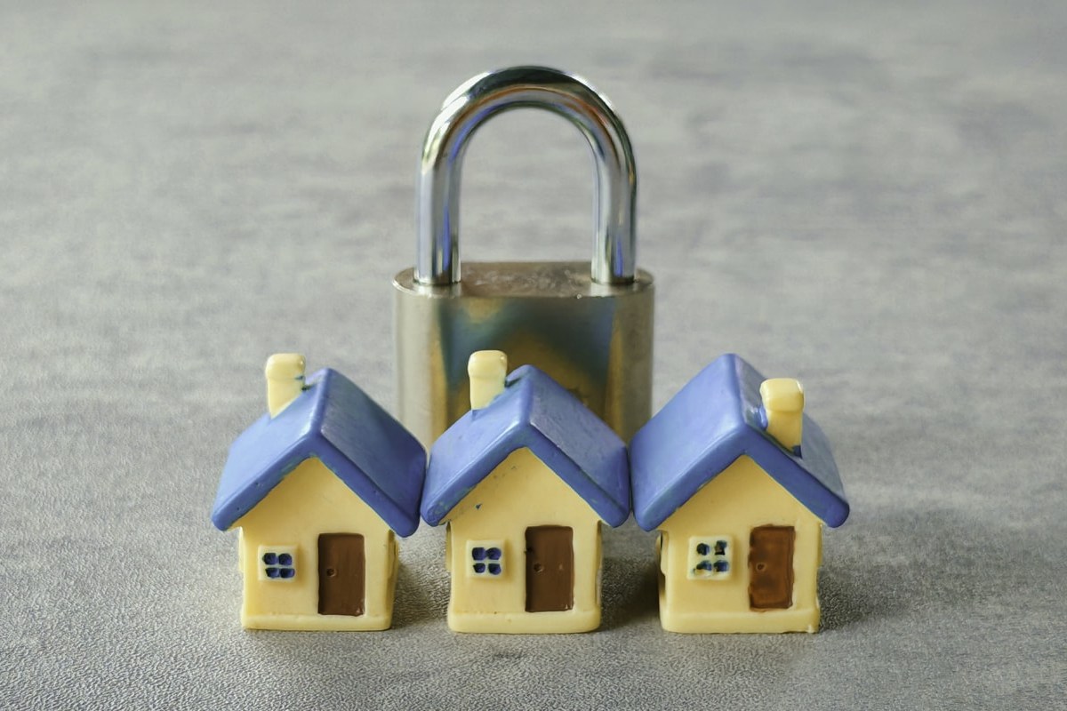 «Покупатели опасаются пожилых продавцов квартир». До&nbsp;Беларуси докатился «эффект Долиной»