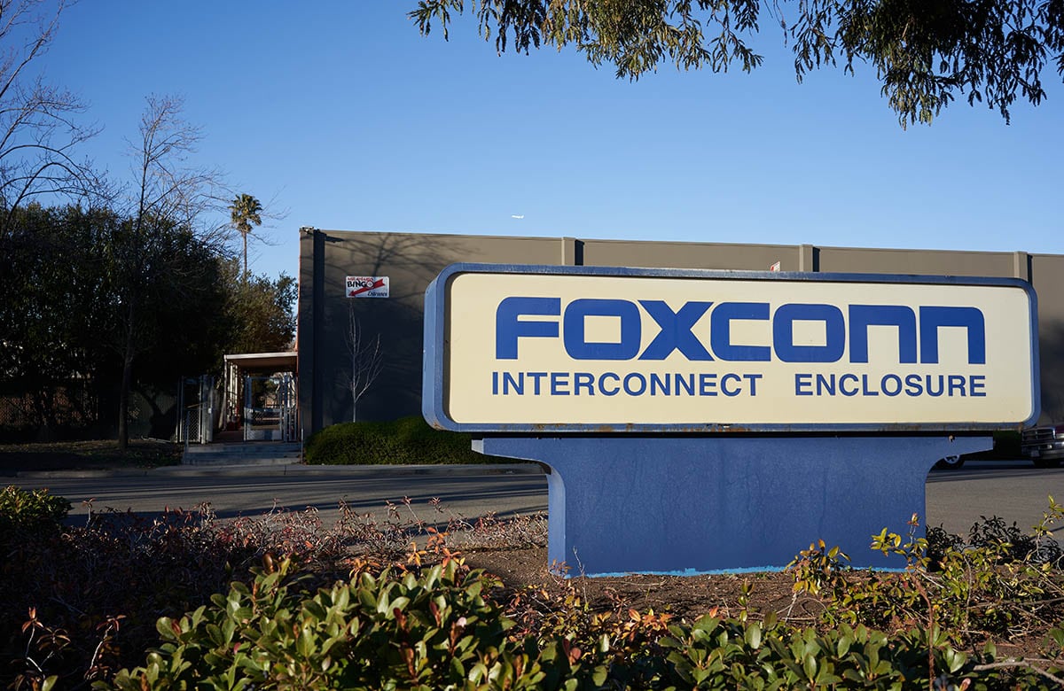 Рабочие китайского завода Foxconn по сборке iPhone устроили бунт