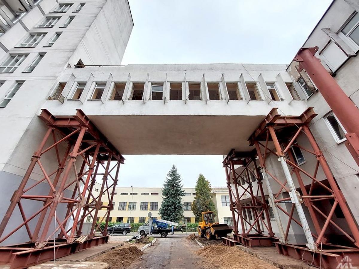 В Минске сносят здание столичного онкоцентра