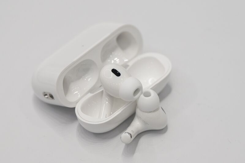 Наушники AirPods будут проверять температуру тела