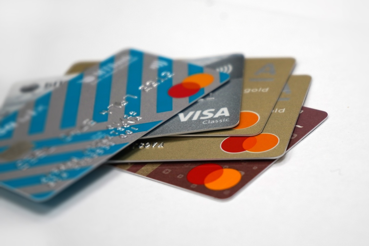 На банковской карточке появились «лишние» деньги. Это могут быть мошенники