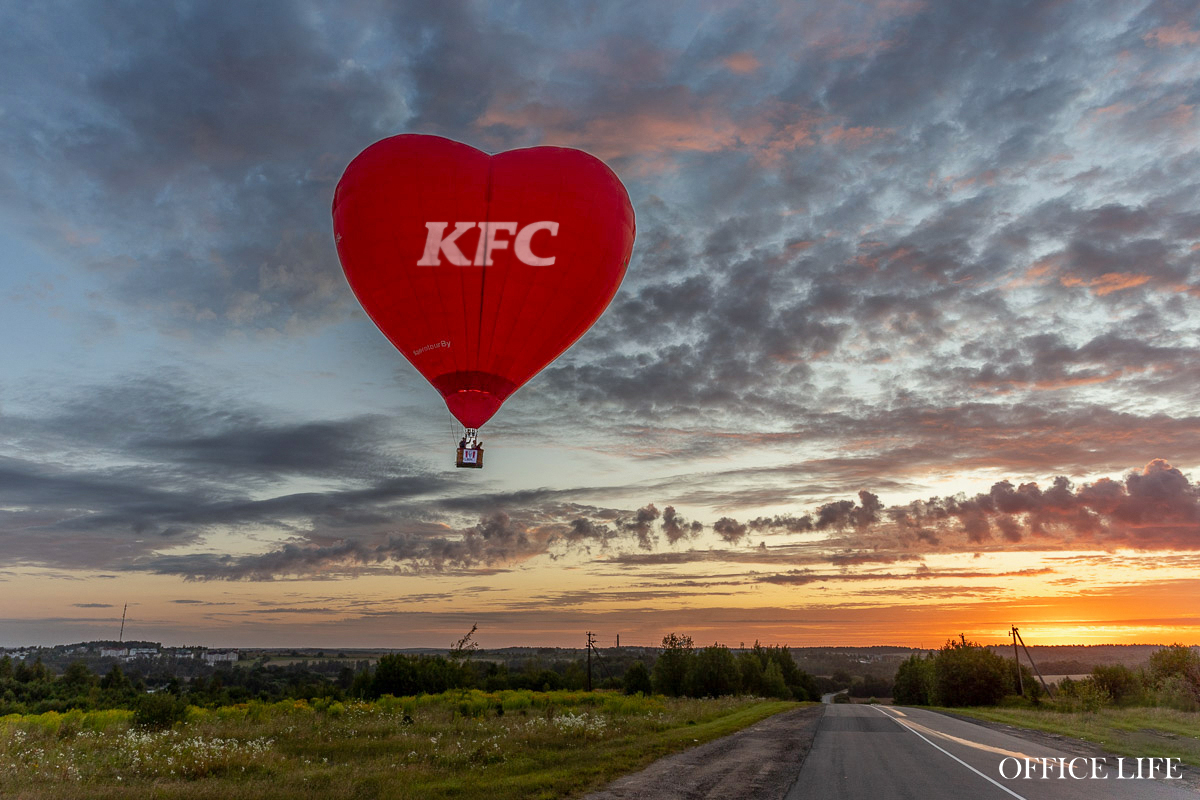 От свиданий в KFC до полета на шаре: ресторан преподнес влюбленным свадебный подарок 
