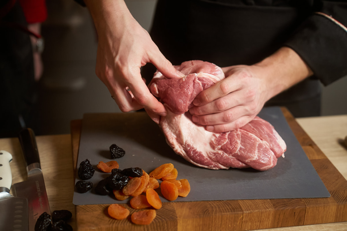 Удон, лазанья, «Оливье»&nbsp;— как накрыть новогодний стол, который объединит вкусы разных поколений