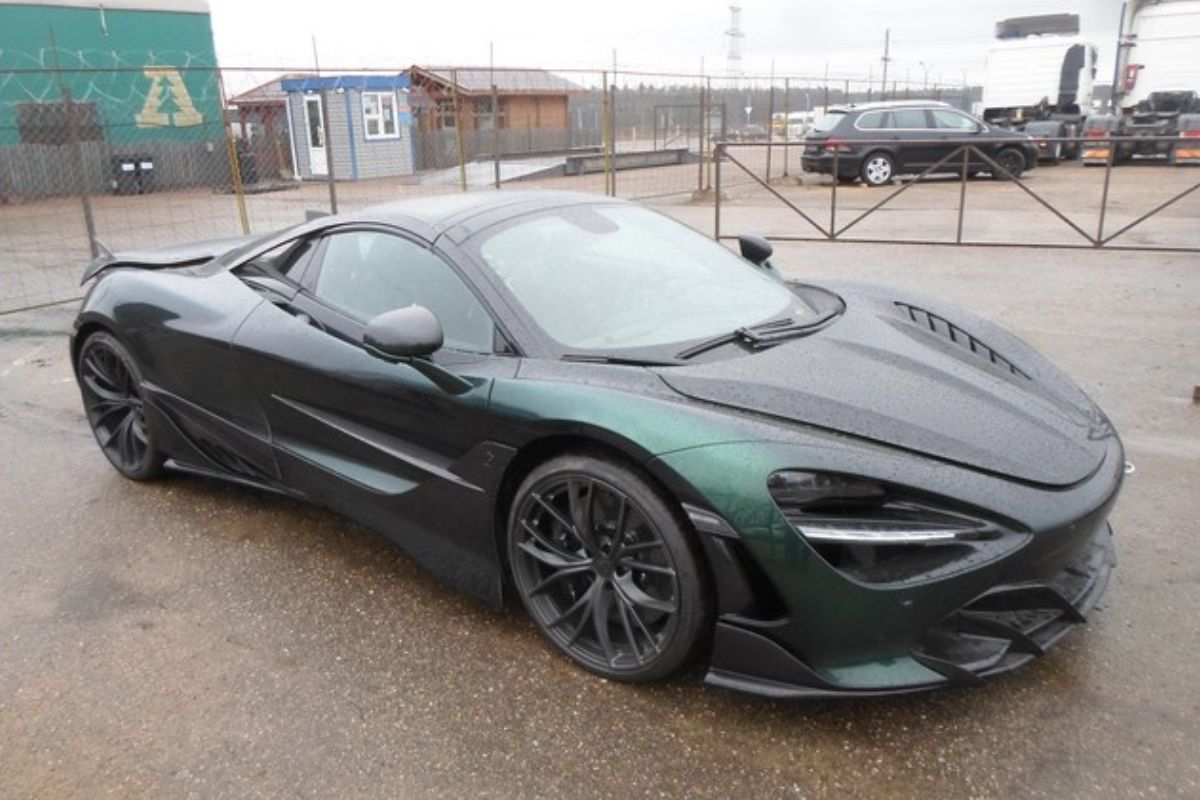 В Гродно два месяца не могут продать конфискованный McLaren. Он подешевел на 208 тыс. рублей