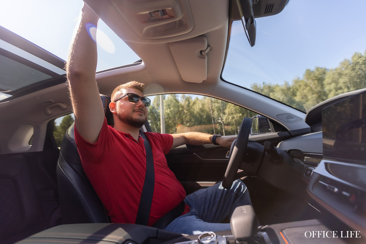 «Машина, которая забирает часть функций водителя». Протестировали флагманский кроссовер от Changan с директором «Мира фитнеса»